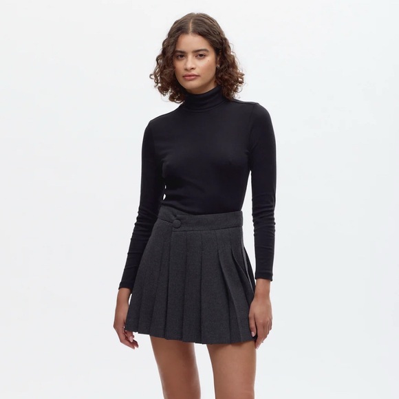 KOTN Black Fitted Turtleneck XL - Picture 1 of 9